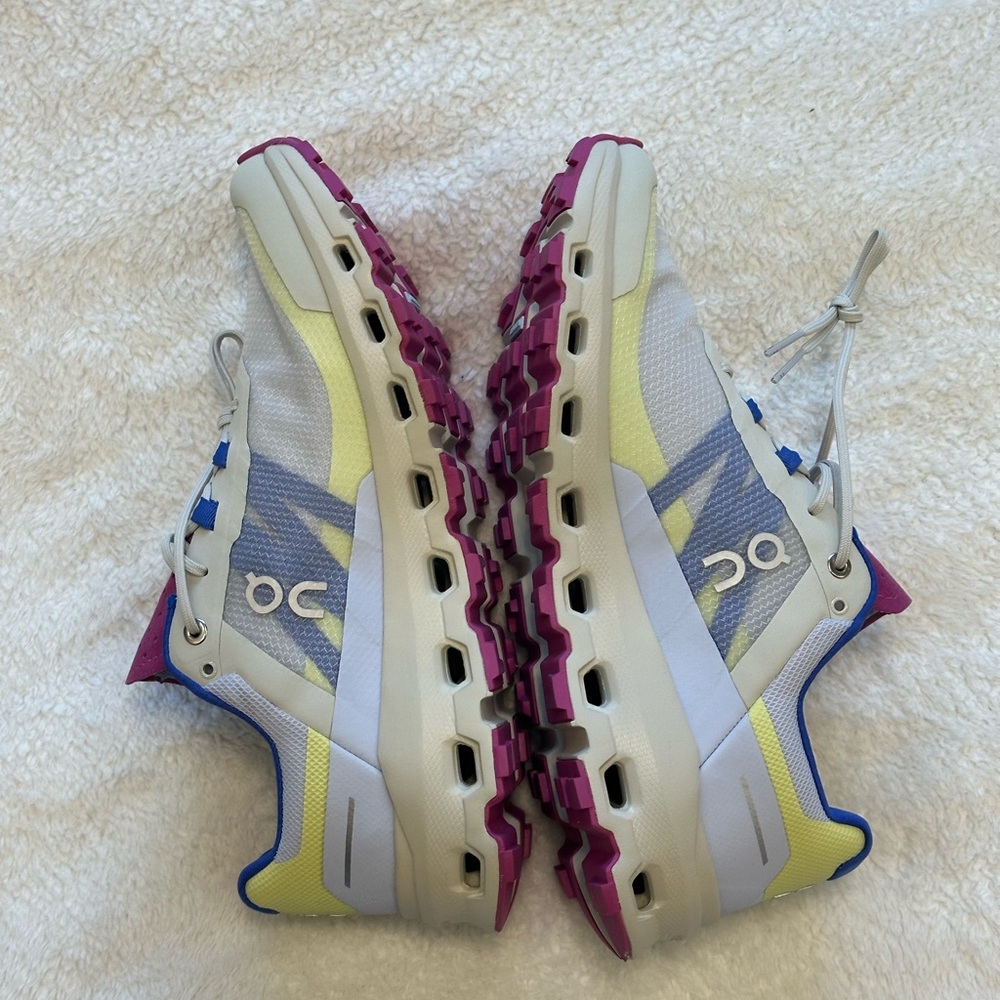 Brand new w box On Cloud CloudVista Heather/rhubarb sneakers. Size 9.5 US.